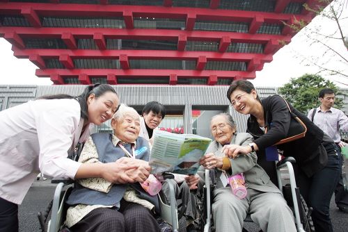Китай: как удовлетворить запросы пенсионеров, чтобы они были счастливы