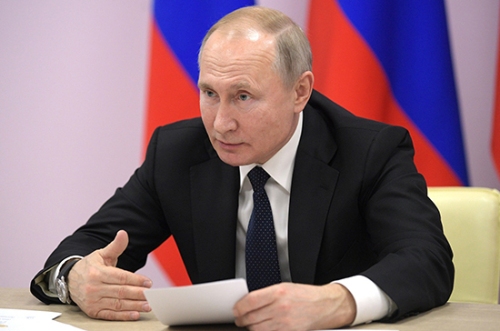 Путин потребовал уделить внимание мерам поддержки соцучреждений на фоне пандемии