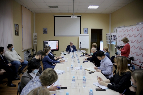 Совещание с представителями частного сектора по уходу в стационарах